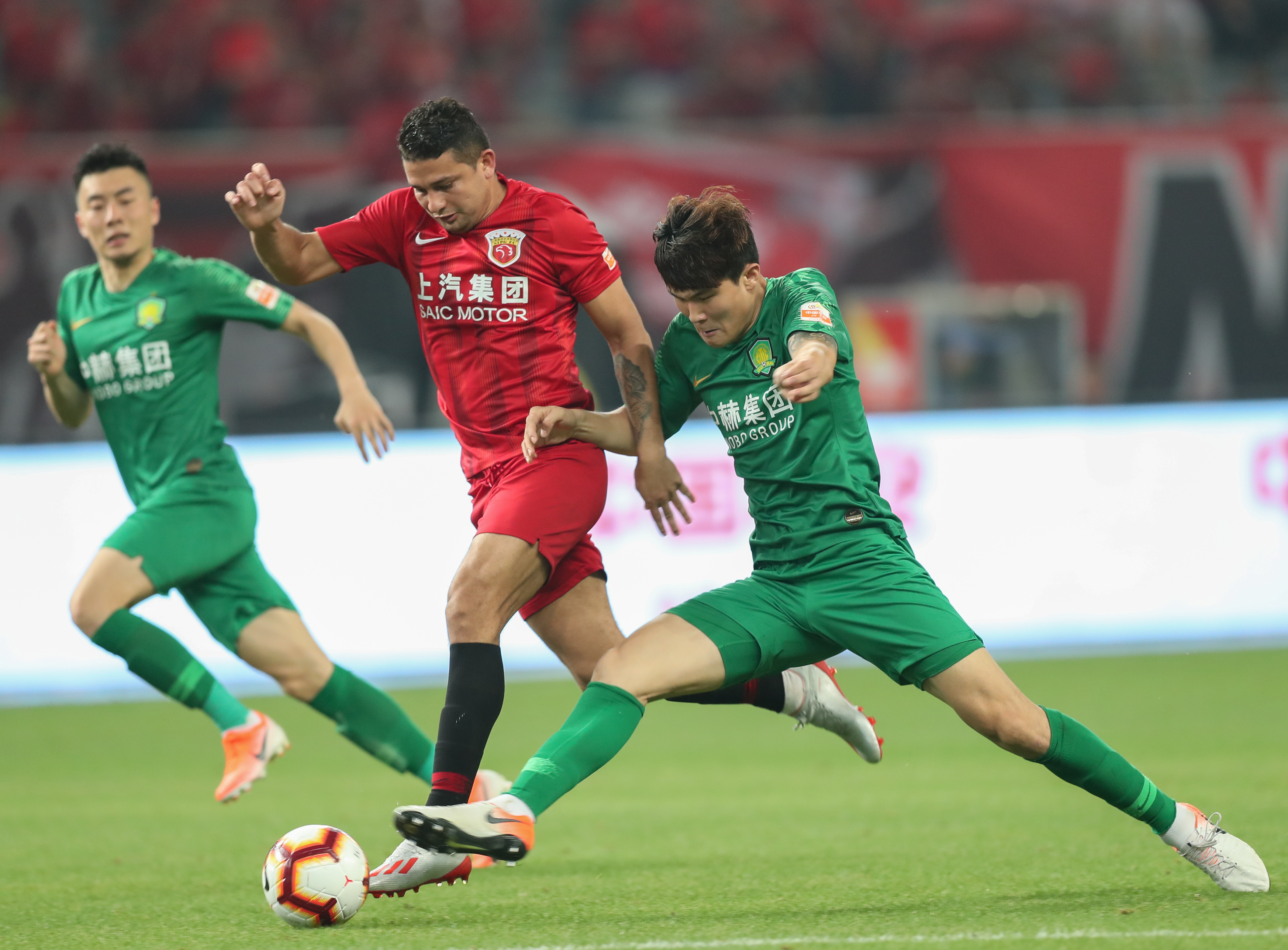 与边路传中 与边路传中